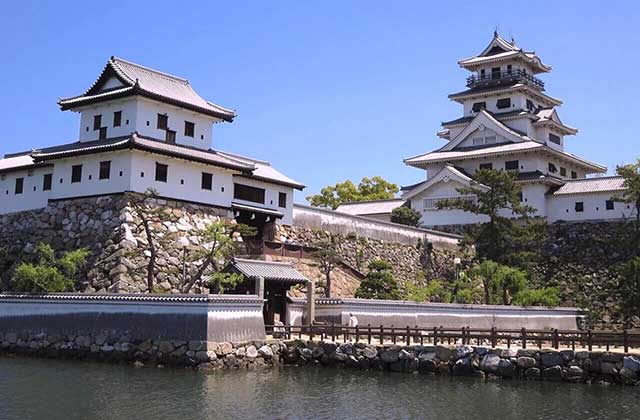 Imabari-Castle.jpg