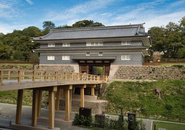 Château de Kanazawa Kanazawa-Castle.jpg